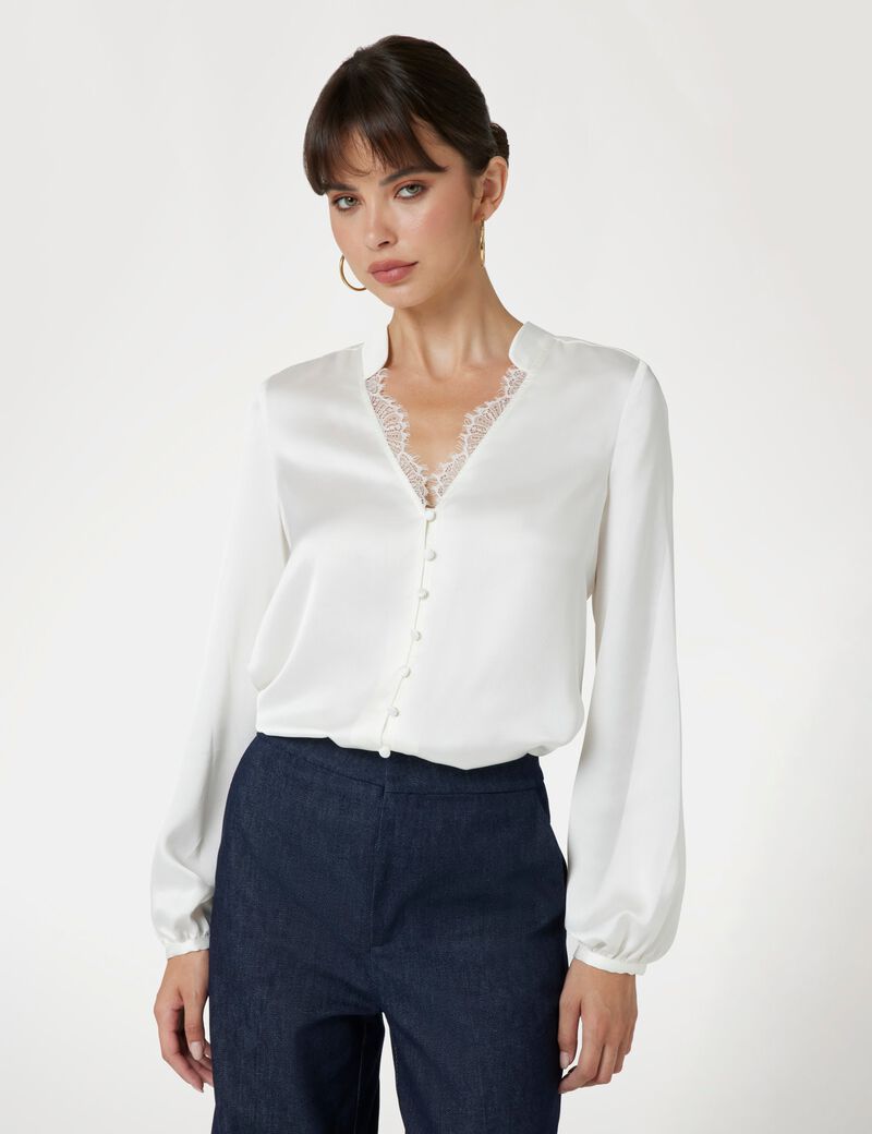 بلوزة مارسيانو مزينة بالدانتيل