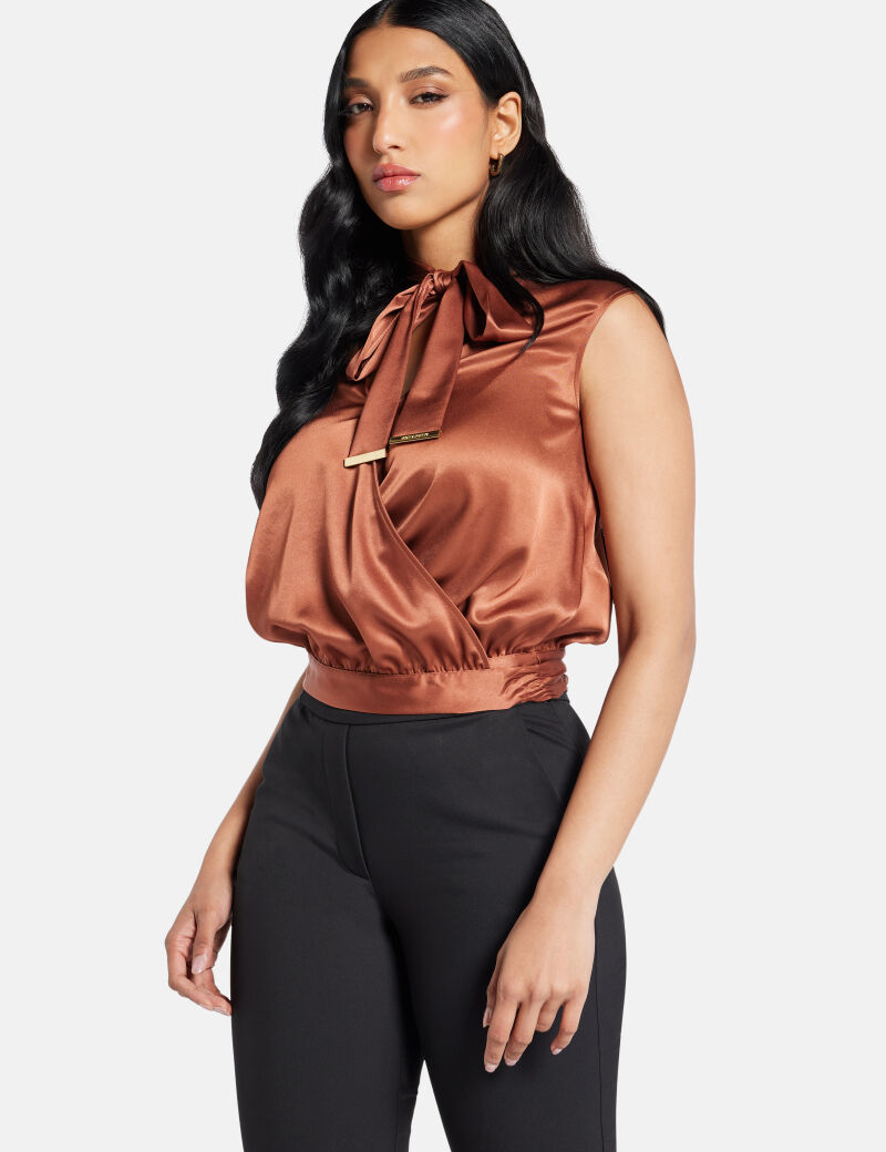 بلوزة مارسيانو ملفوفة