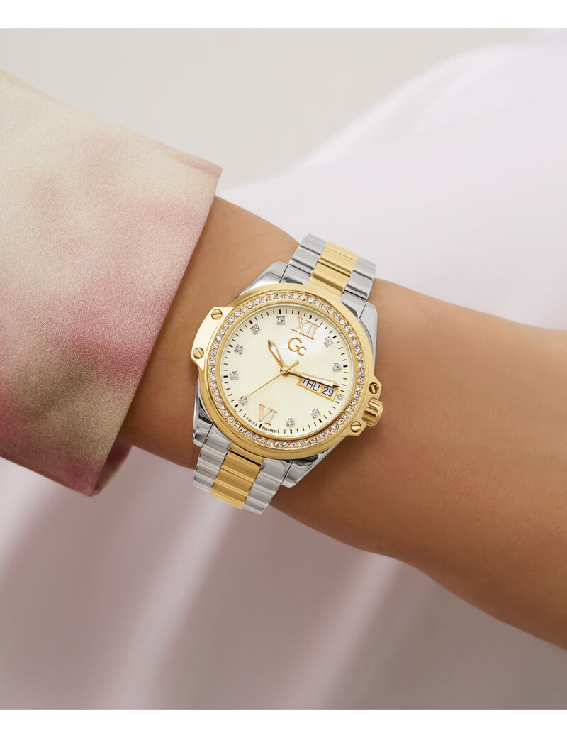 Gc Sportchic Women S 507 Mvmt Champagne Dail 10 Amt Silver Yellow Gold Stainless Steel Brct