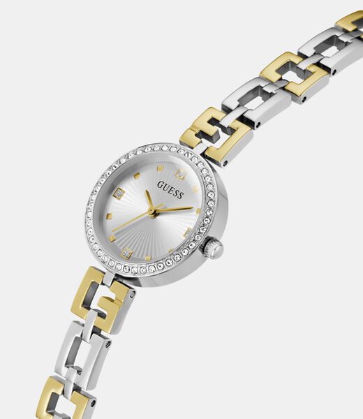 Analogue watch with chain detail