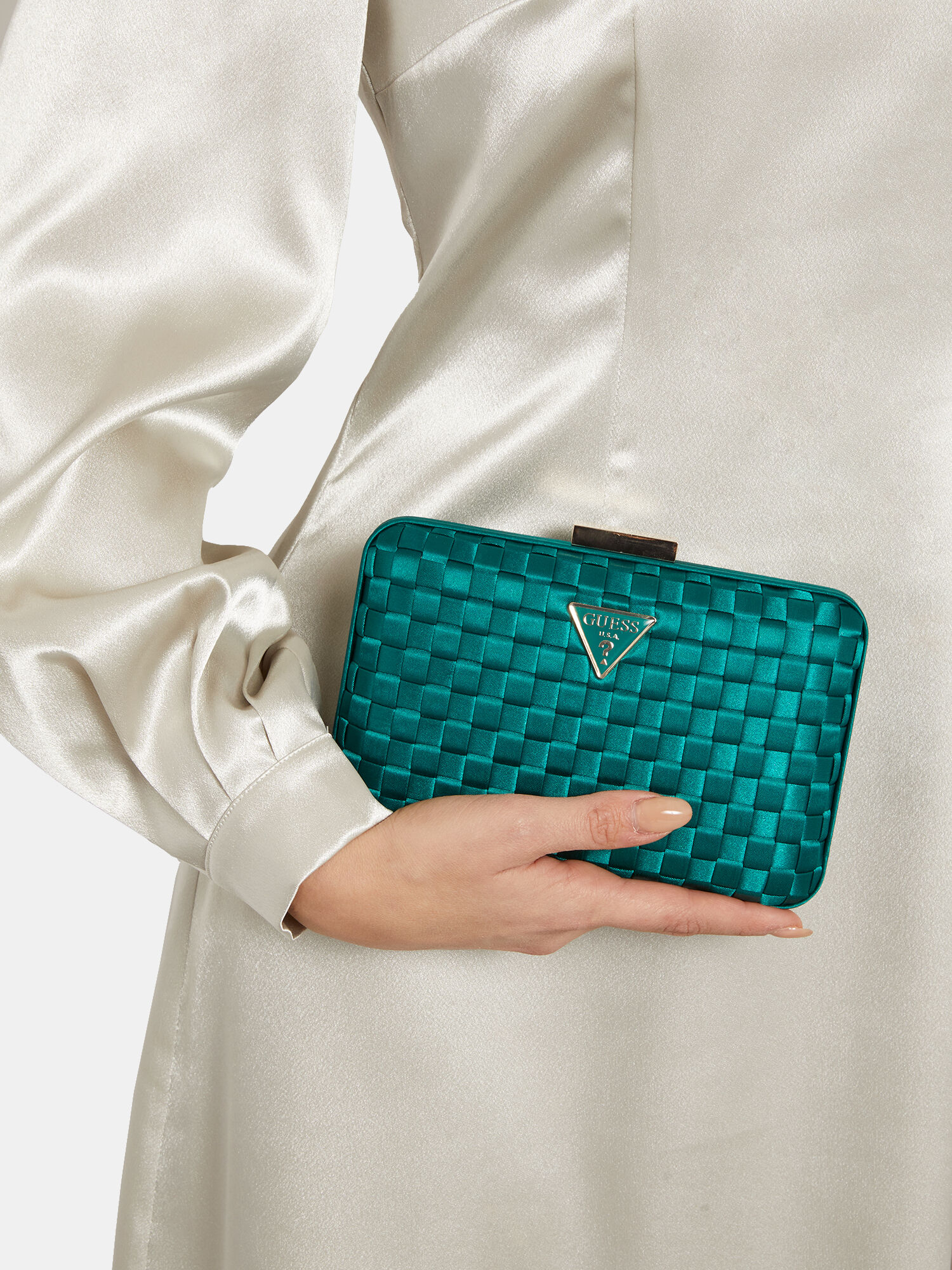 Guess clutch sale hot sale