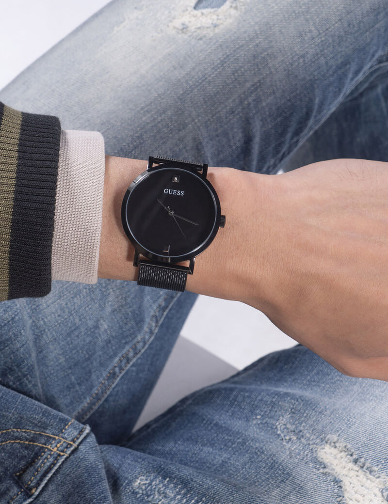 ساعة انالوج الماسية