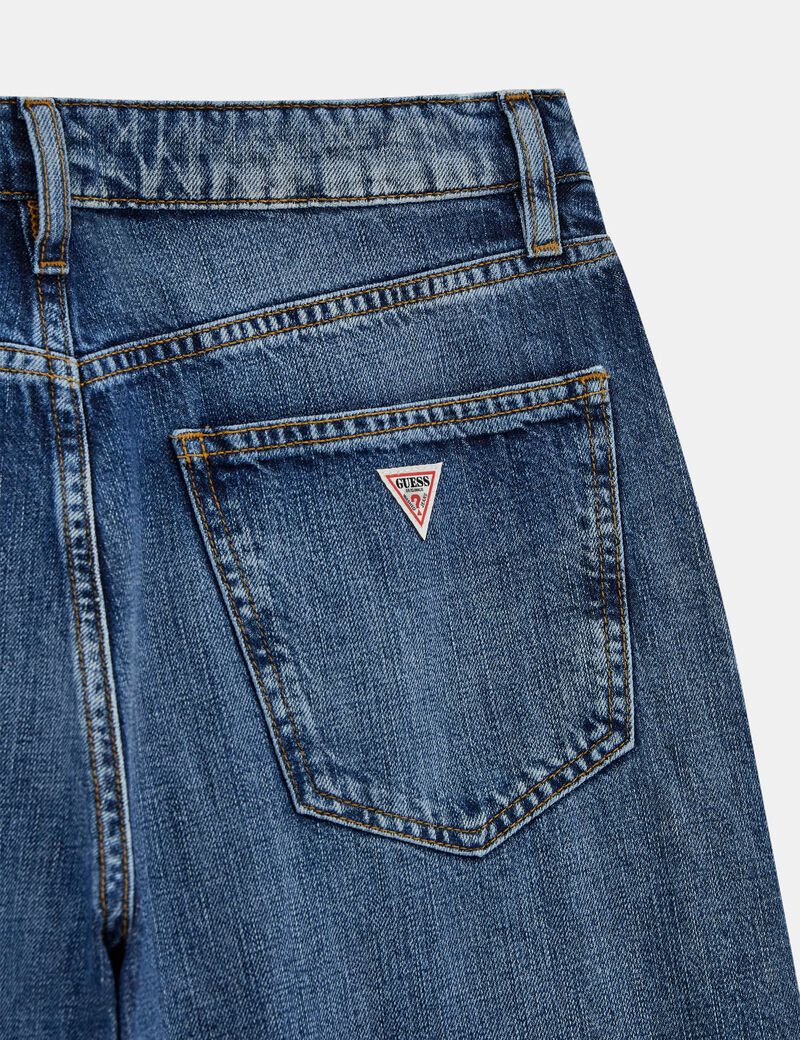 بنطال جينز واسع مدبب