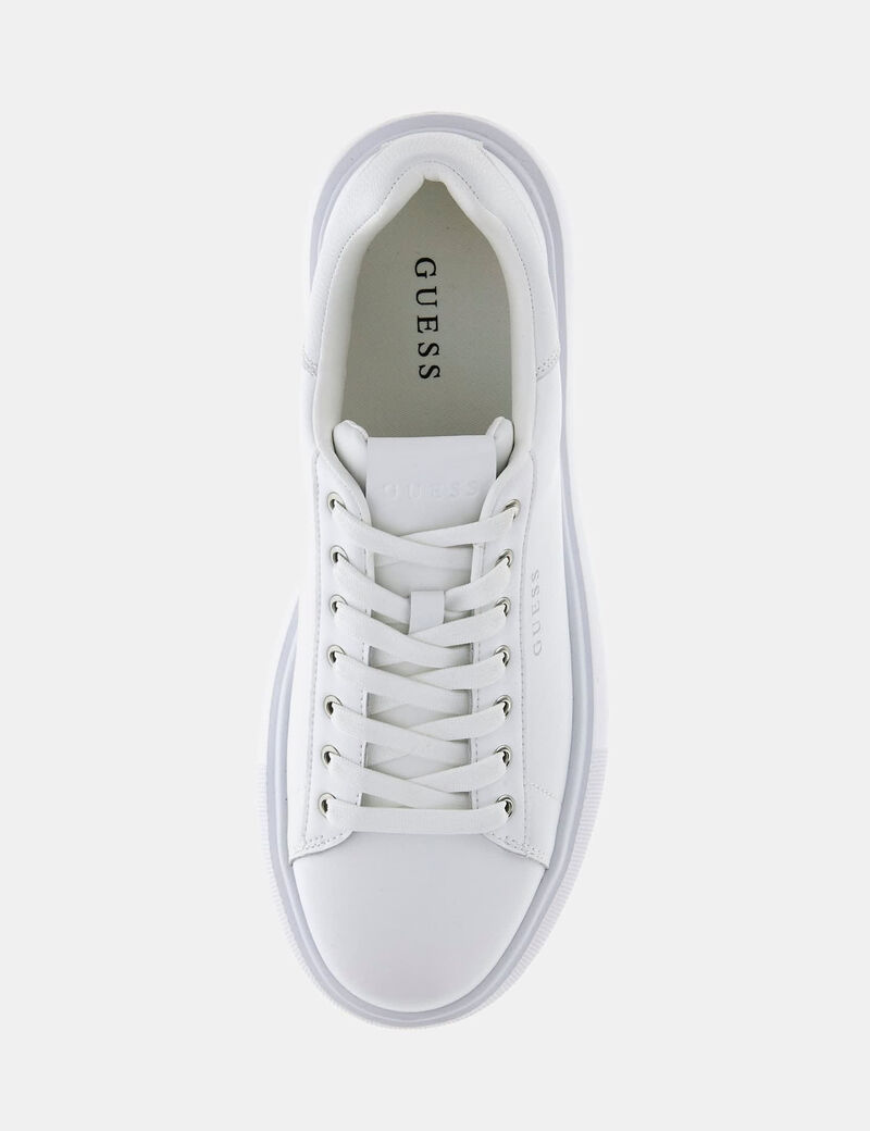 Pravi sneakers