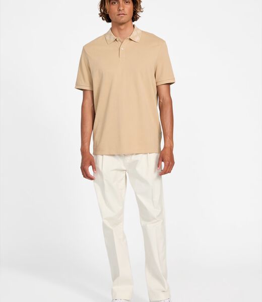 قميص بولو بياقة شعار الماركة