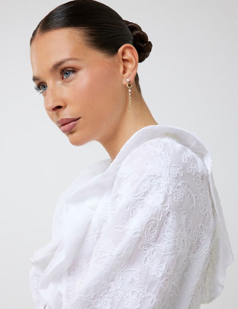 جيس tiny pearly earrings