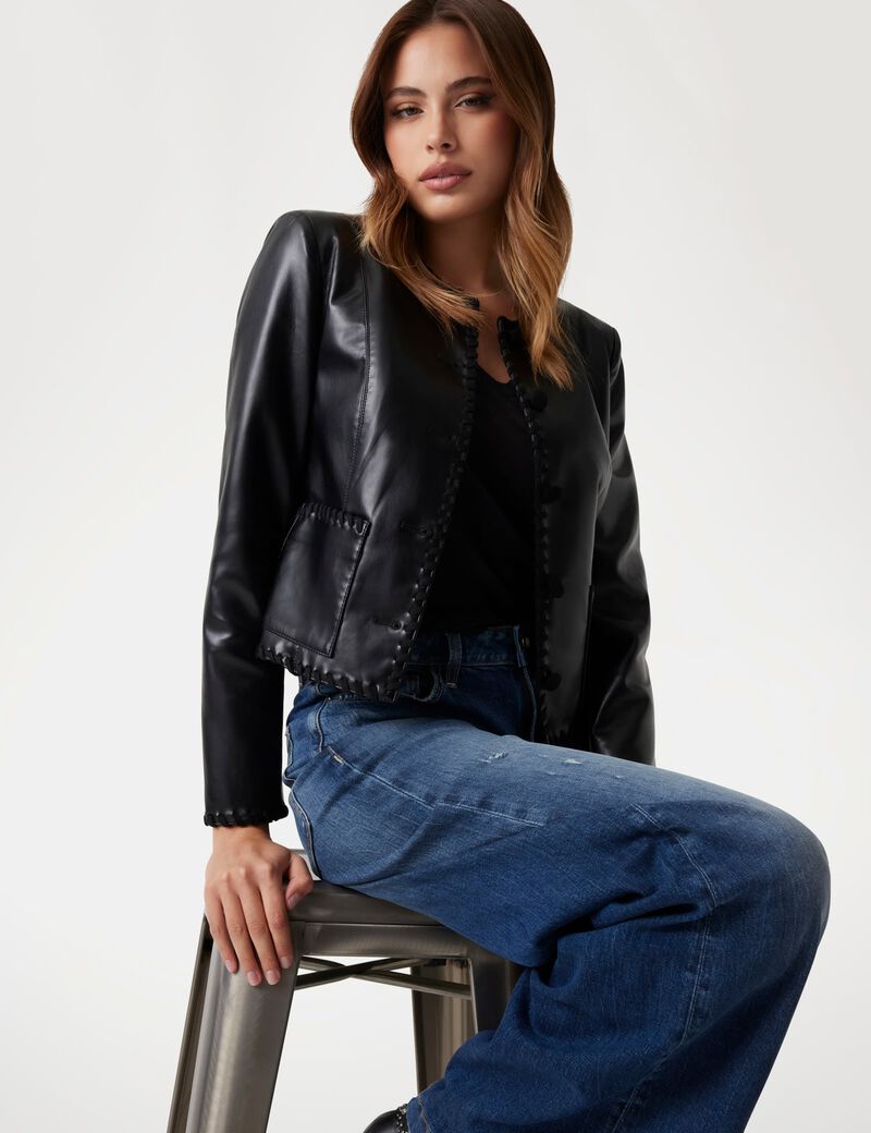 سترة من جلد سافيانو الصناعي