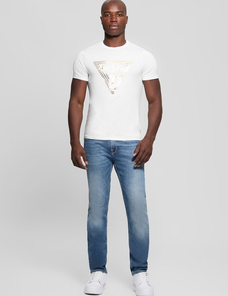 تي شيرت بشعار مثلث السلسلة