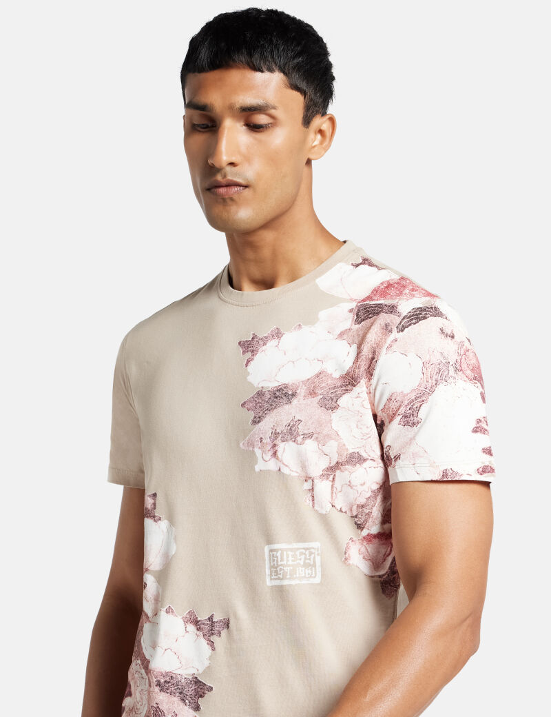 تي شيرت بطبعة زهور