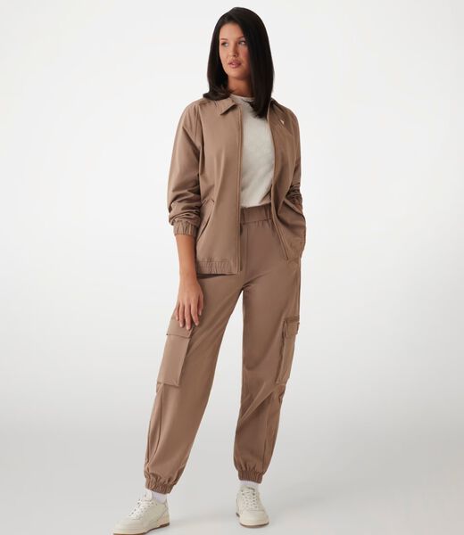 تيشيرت بطبعة شعار 4G والفاوانيا