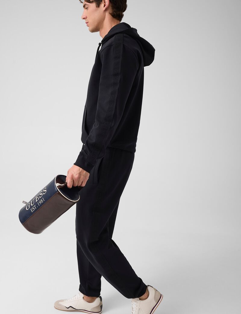 Side logo joggers