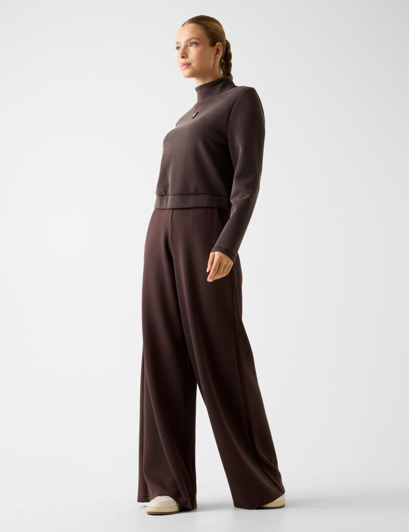 Wide-leg pants
