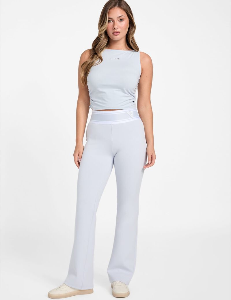 قميص بدون أكمام بفتحة رقبة على شكل قارب