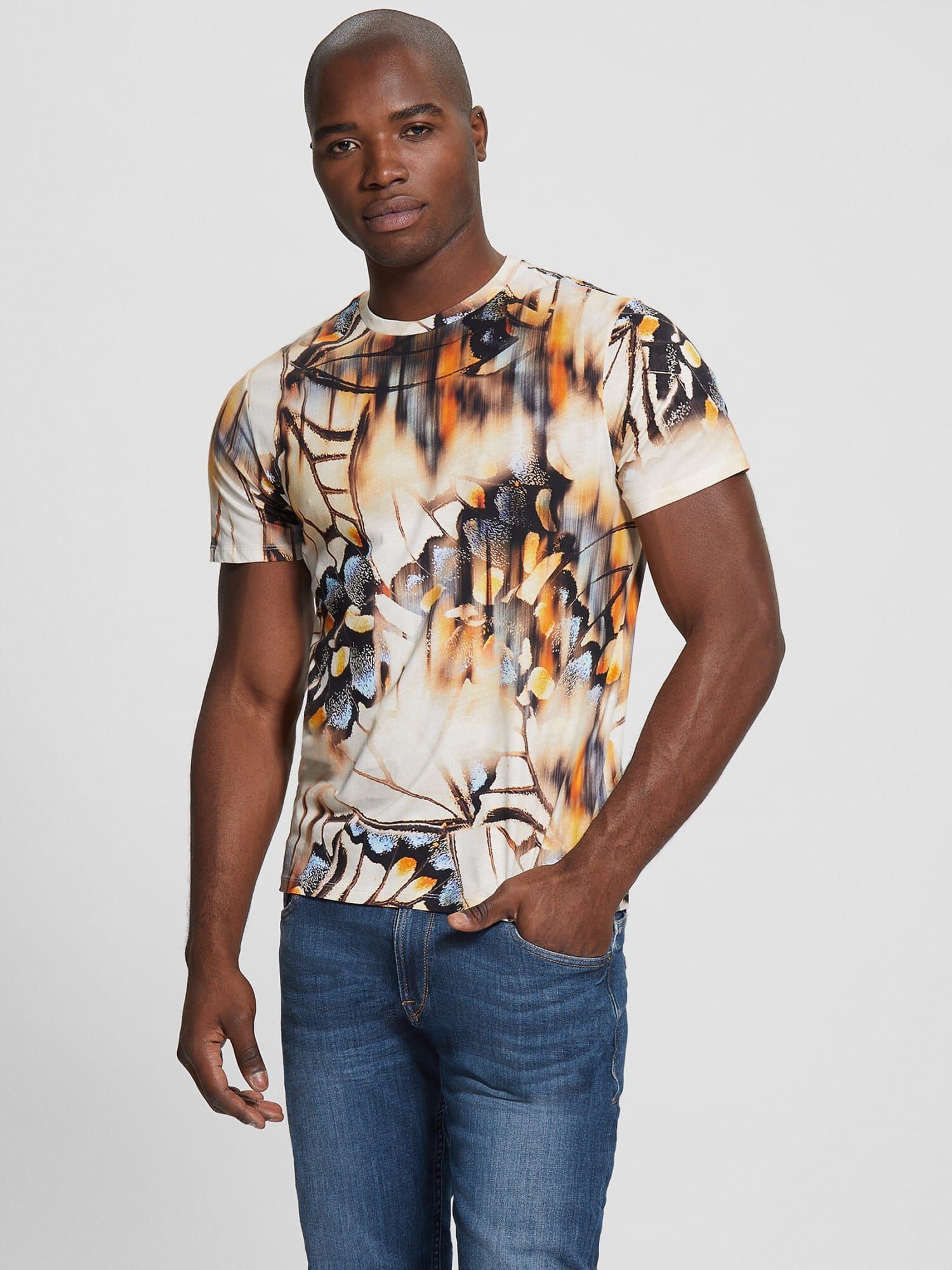 Guess graphic tees outlet