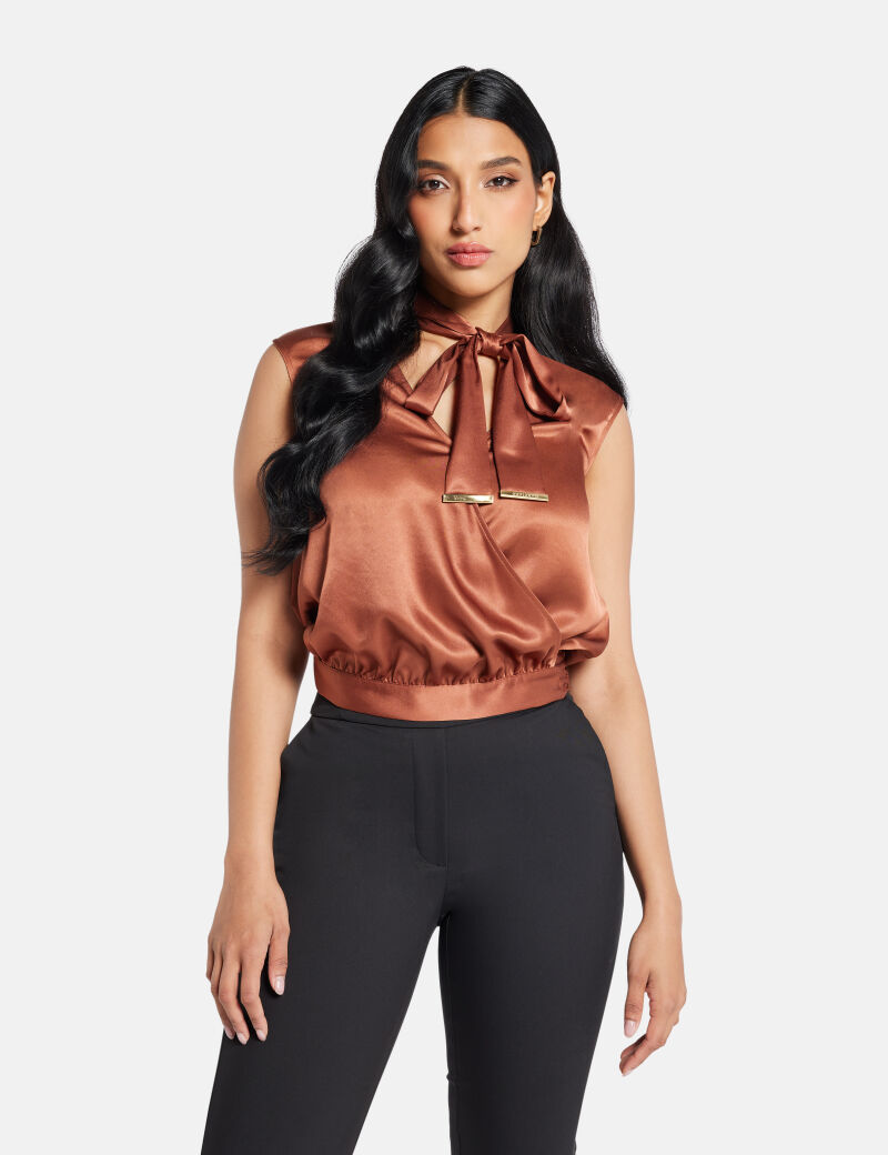 بلوزة مارسيانو ملفوفة