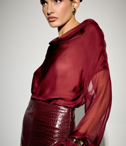 جيس leonie silk body