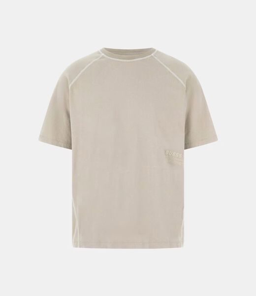 تي شيرت بشعار بقصّة عادية