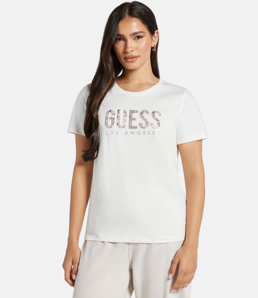 تي شيرت بشعار أمامي